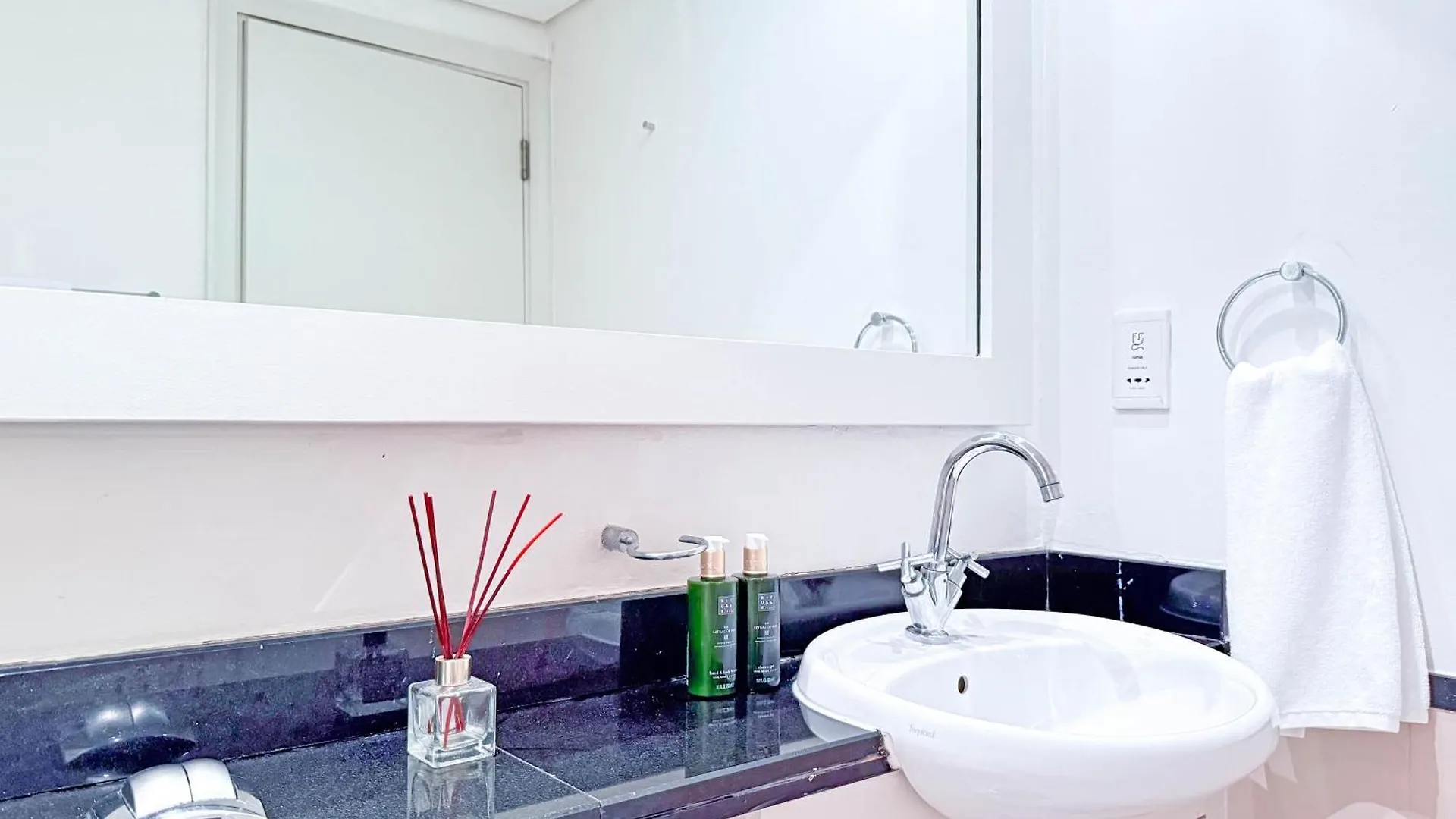 Bnbmehomes - Golf Tower 1 Dubái Apartamento