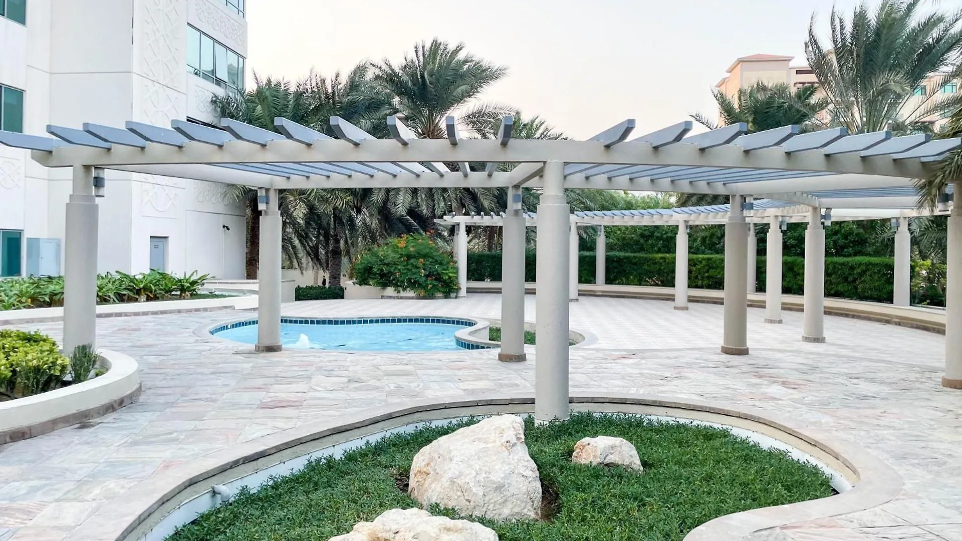 Bnbmehomes - Golf Tower 1 Dubai 0*,  United Arab Emirates